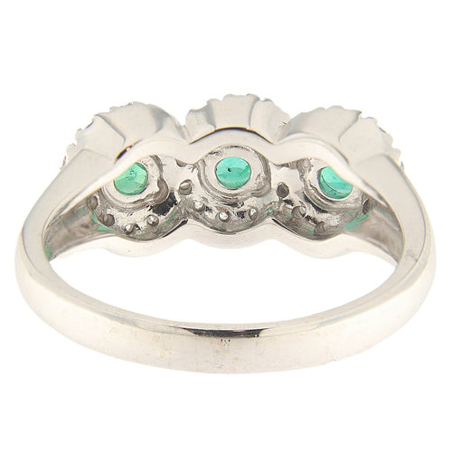 https://www.gioielleriaguidetti.it/wp-content/uploads/2026/03/G3906-anello-oro-bianco-smeraldi-diamanti-brillanti-3.jpg