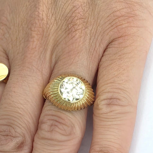 Bague 52 Bague années 1970 - Diamant taille old mine en or jaune 18 ct 58 Facettes 294/26 G