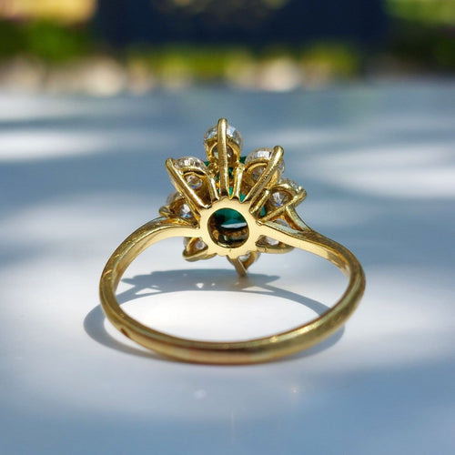 Bague 57 GemParis - Bague marguerite en or jaune 18k, émeraude de Zambie et diamants 58 Facettes 250
