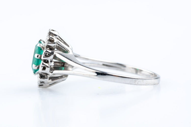 Bague 57 Bague choux en or blanc 18K avec émeraude et diamants 58 Facettes BGEMVDOC716-107