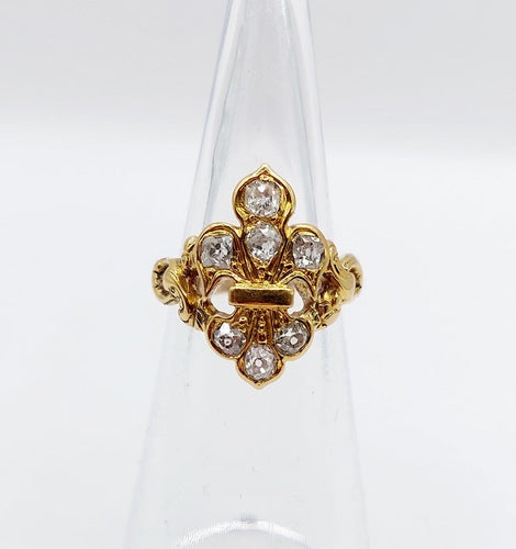 Bague 45.5 Bague chevalière fleur de lys en or 18k et diamants taille ancienne 58 Facettes A07053