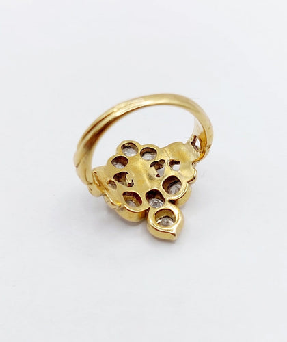 Bague 45.5 Bague chevalière fleur de lys en or 18k et diamants taille ancienne 58 Facettes A07053