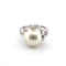 Bague 52 Bague en or blanc 18 ct avec perle naturelle et diamants 58 Facettes 382 C OC