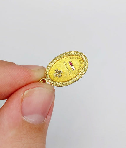 Pendentif Augis - Pendentif médaille d'amour en or 18k, diamant et rubis 58 Facettes A07068