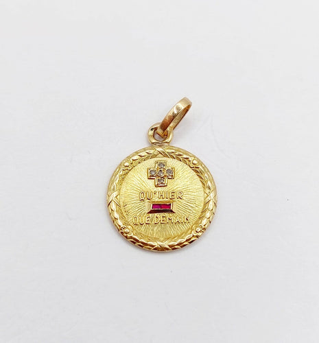 Pendentif Augis - Pendentif médaille d’amour en or jaune 18k, diamant et rubis 58 Facettes A07069