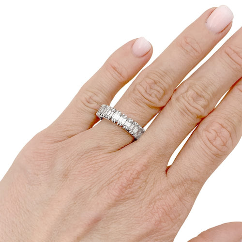 Bague 52 Bague alliance tour complet, platine et diamants taille émeraude. 58 Facettes 35594