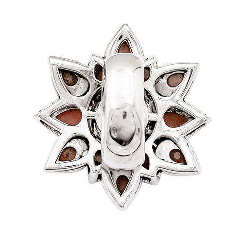 Bague 52 Bague fleur, or blanc, diamants et corail peau d'ange. 58 Facettes 35535
