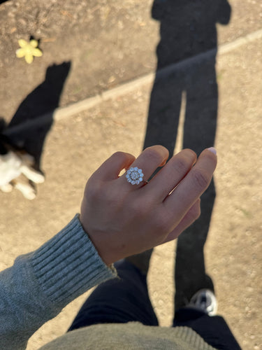 Bague 58 Bague cluster en or blanc 18K et diamants 58 Facettes