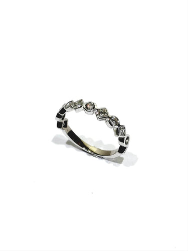 Bague 52 Alliance demi-tour en or blanc 18 carats et diamants 58 Facettes id: 1753513
