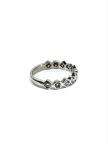 Bague 52 Alliance demi-tour en or blanc 18 carats et diamants 58 Facettes id: 1753513
