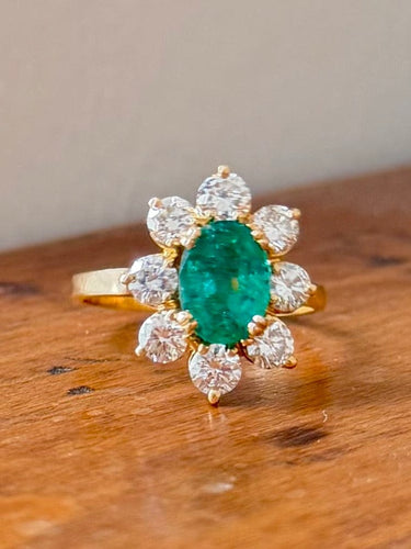 Bague 53 Bague marguerite en or jaune, émeraude et diamants 58 Facettes me