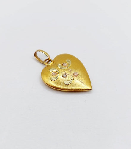 Pendentif Pendentif cœur Art nouveau en or 18k, brin de muguet et perles 58 Facettes A07096