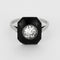 Bague 56 Bague Art Déco, or gris, onyx, diamant de taille ancienne 1 carat environ. 58 Facettes 260250