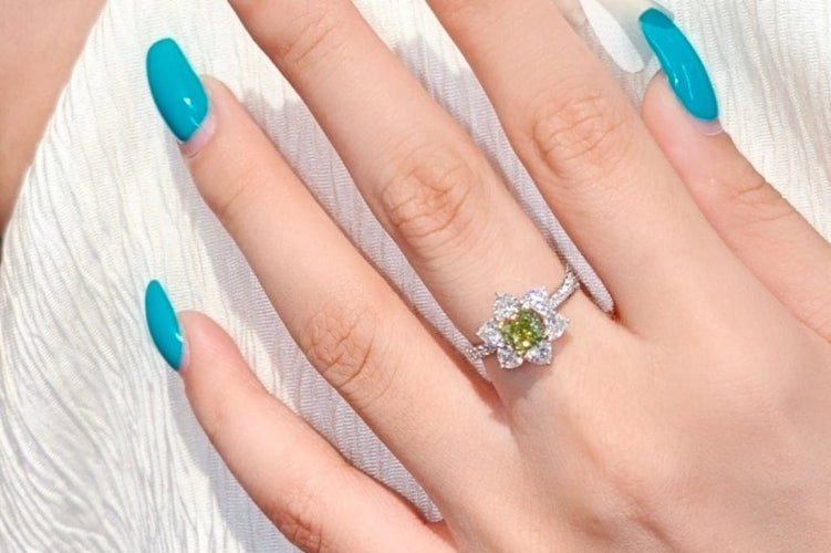 Bague 48 Graff - Bague en or 750 avec diamant de couleur 0,77 ct 58 Facettes Jnci28