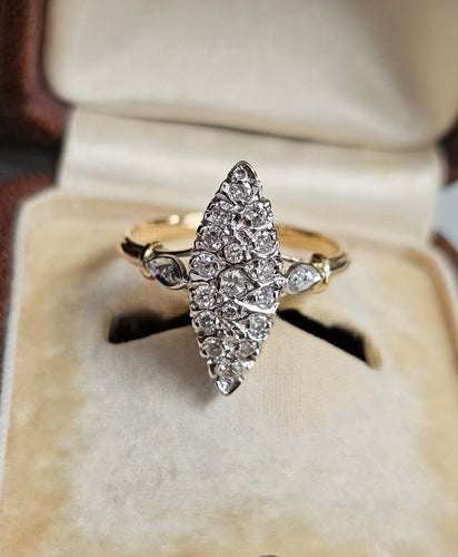 Bague 52 Bague marquise vintage en or jaune et blanc 18 carats et diamants 58 Facettes 678