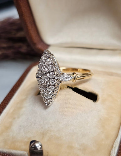 Bague 52 Bague marquise vintage en or jaune et blanc 18 carats et diamants 58 Facettes 678