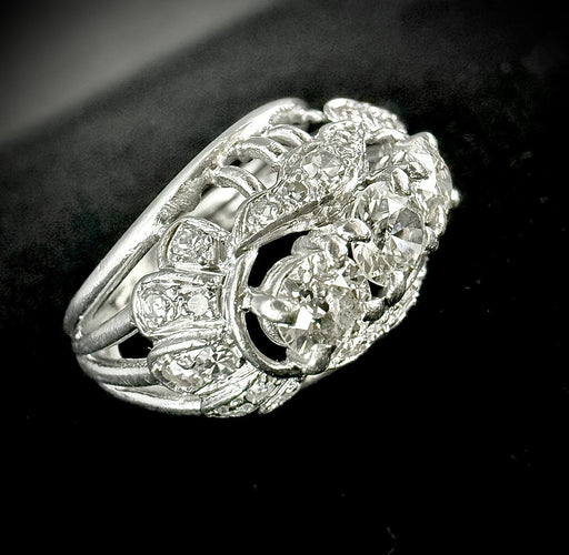 Bague 50 Bague trilogie style Art déco en or blanc 18 carats et diamants 58 Facettes Bague 006