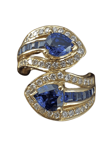Bague 54.5 Bague - Saphirs poire et calibrés, diamants en or jaune 18 carats 58 Facettes Bague 009
