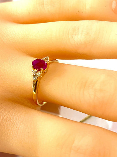 Bague 56 Bague en or jaune 18 carats rubis et diamants 58 Facettes AB716