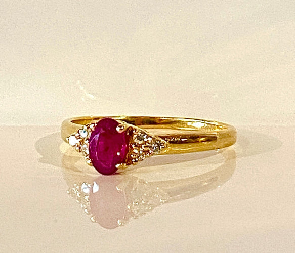 Bague 56 Bague en or jaune 18 carats rubis et diamants 58 Facettes AB716