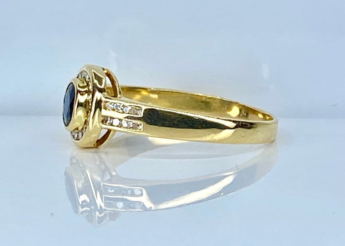 Bague 56 Bague en or jaune 18 carats avec saphir et diamants 58 Facettes AB717