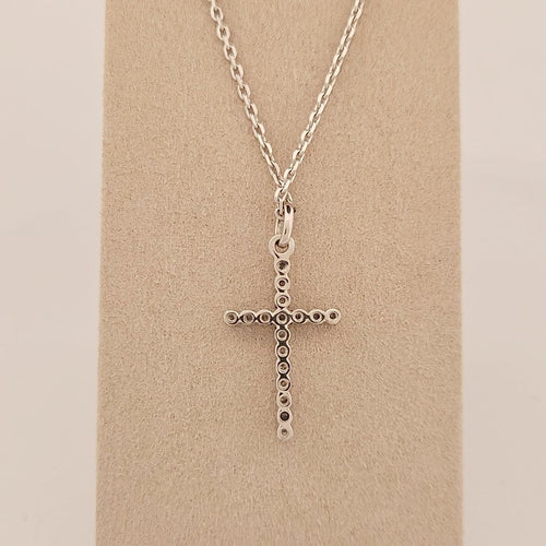 Collier Chaîne et croix en or blanc 18 carats avec diamants 58 Facettes 2752781