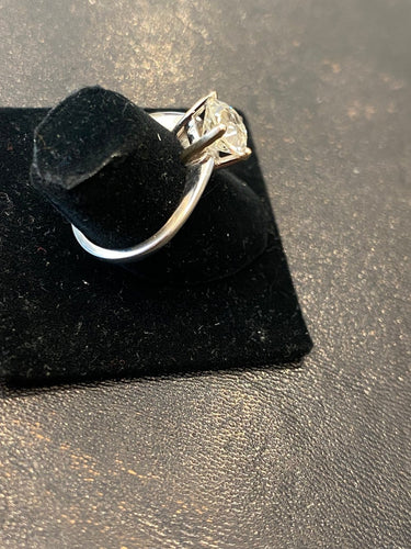 Bague solitaire en or gris et diamant 1,88 ct