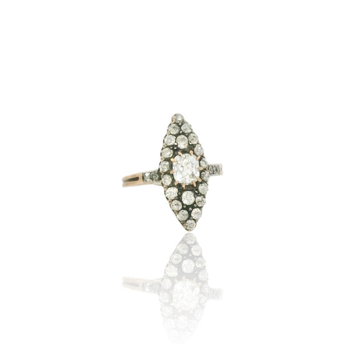 Bague 57 Bague marquise ancienne en or 18K, argent et diamants 58 Facettes