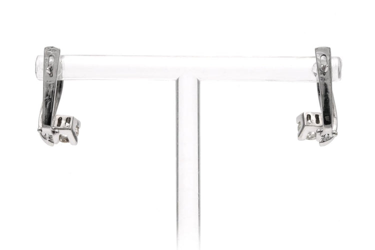 Boucles d'oreilles Boucles d'oreilles - Dormeuses en or blanc 18 carats et diamants 58 Facettes 23783