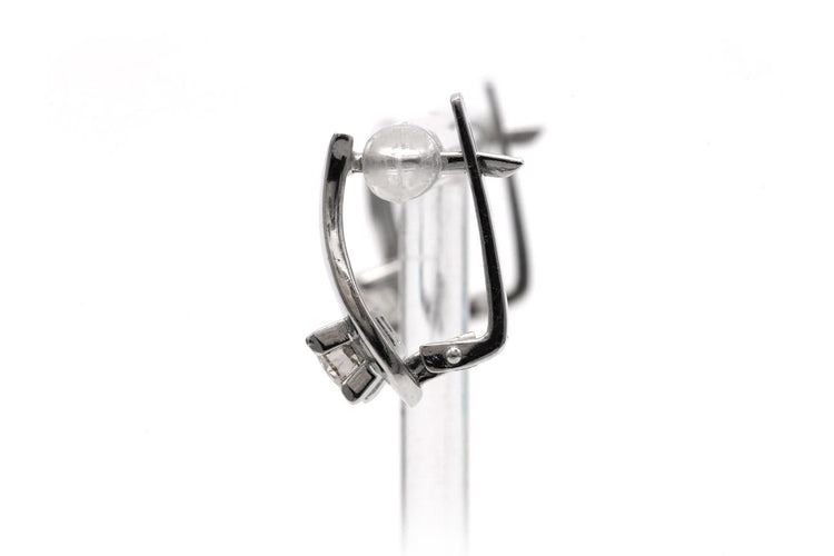 Boucles d'oreilles Boucles d'oreilles - Dormeuses en or blanc 18 carats et diamants 58 Facettes 23783