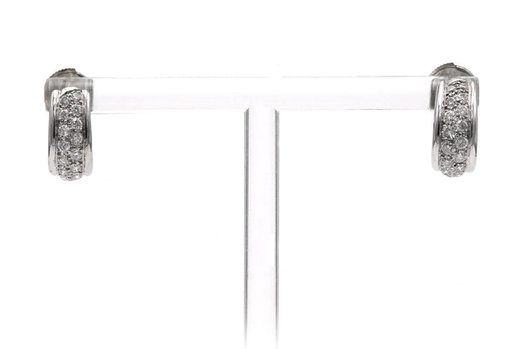 Boucles d'oreilles Boucles d'oreilles contemporaines en or blanc 18 carats et diamants taille brillant 58 Facettes 23785