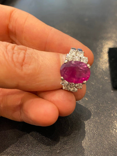 Bague en platine avec rubis 5,23 ct et diamants