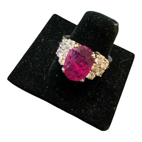 Bague en platine avec rubis 5,23 ct et diamants