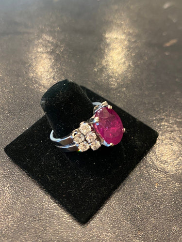 Bague en platine avec rubis 5,23 ct et diamants