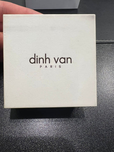 Bracelet Dinh Van Menottes - Bracelet en or blanc 18 carats 58 Facettes DV bracelet
