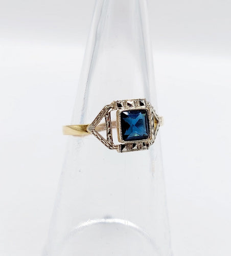 Bague 52 Bague Art déco en or jaune 18k avec pierre bleue (circa 1920) 58 Facettes A07153