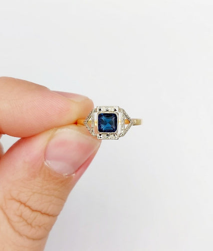 Bague 52 Bague Art déco en or jaune 18k avec pierre bleue (circa 1920) 58 Facettes A07153