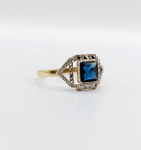 Bague 52 Bague Art déco en or jaune 18k avec pierre bleue (circa 1920) 58 Facettes A07153