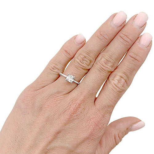 Bague 53 Bague solitaire Tiffany & Co, "True", platine et diamant. 58 Facettes 35643