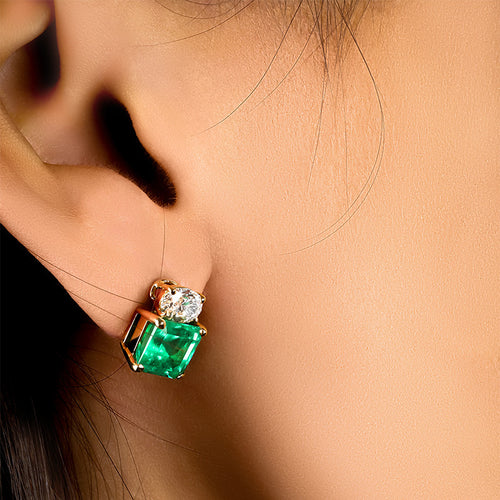 Boucles d'oreilles Boucles d'oreilles - Puces en or jaune, émeraudes et diamants 58 Facettes OC-66000245
