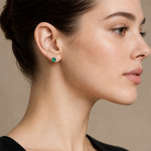 Boucles d'oreilles Boucles d'oreilles - Puces en or jaune et émeraudes 58 Facettes OC-66000251