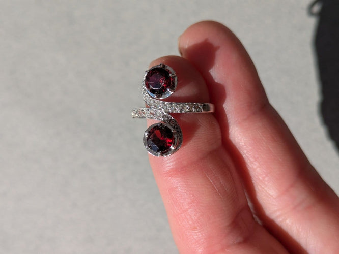 Bague 50 Bague Toi et Moi tourbillons XIXe en platine, grenats et diamants 58 Facettes Bague