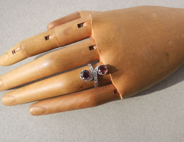 Bague 50 Bague Toi et Moi tourbillons XIXe en platine, grenats et diamants 58 Facettes Bague
