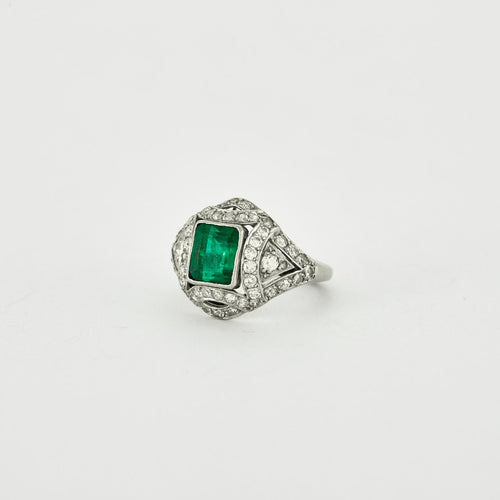 Art déco - Bague en platine, émeraude et diamants
