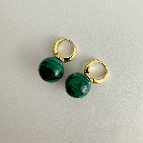 Aitches - Boucles d'oreilles Jullie en argent sterling plaqué or 18K et malachite verte