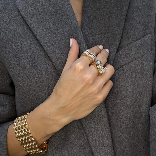 Tank - Bague en or jaune 12K aux diamants et rubis