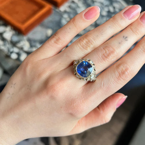 Art déco - Bague en or blanc 18K, saphir synthétique et diamants