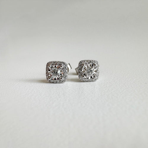 AITCHES - Boucles d'oreilles puces Embrace halo diamants en or blanc 18K