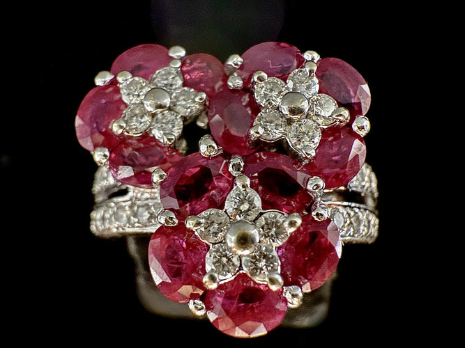 Bague cocktail - Rubis et diamants en or blanc 18 carats
