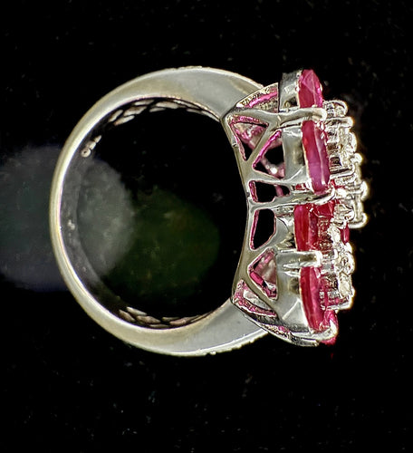Bague cocktail - Rubis et diamants en or blanc 18 carats